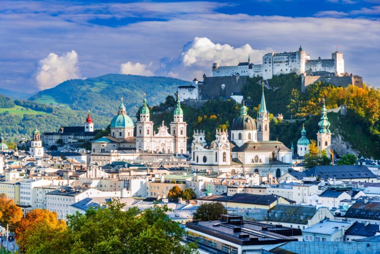 Hin- u. Rückflug nach Salzburg